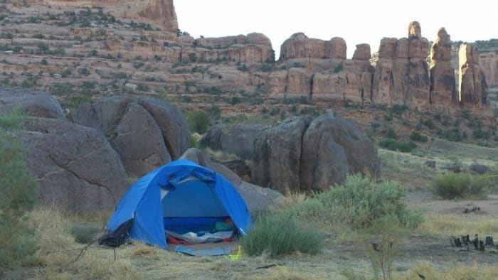 camping-tent-and-rocks